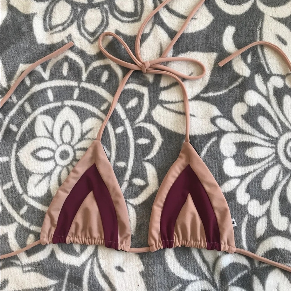 Sun your buns brand bikini top!
